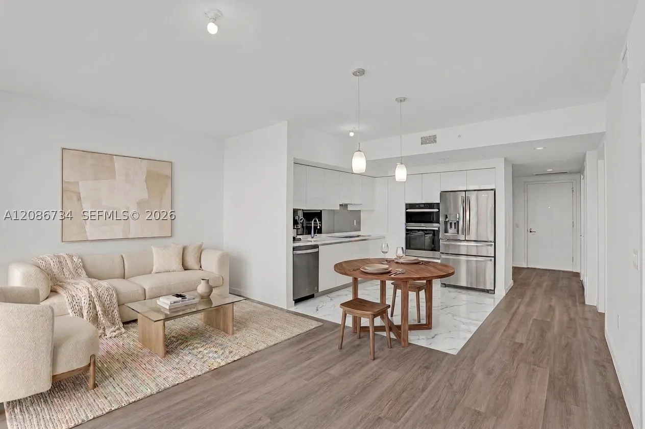 1170 E Hallandale #1003
