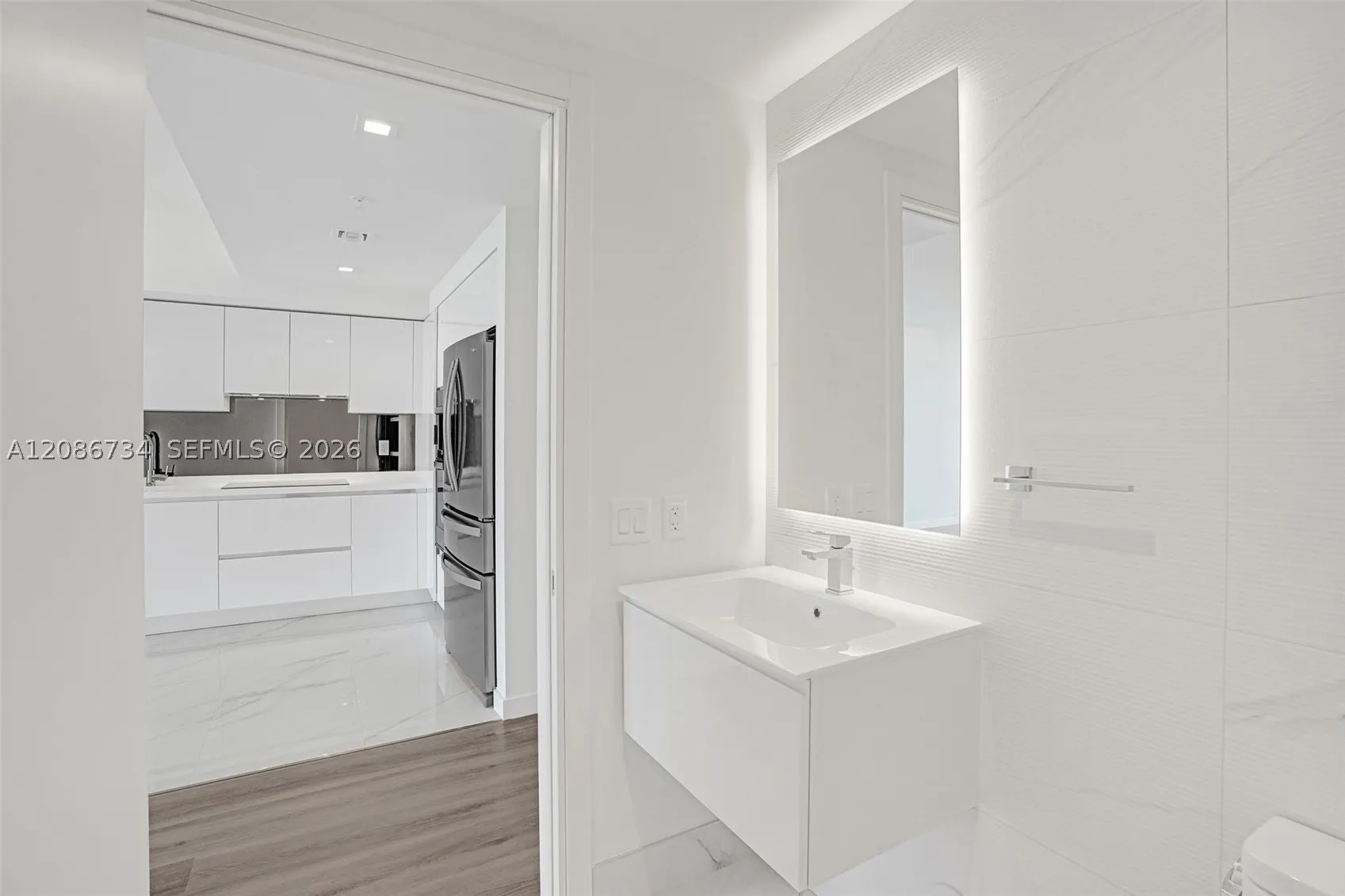 1170 E Hallandale #1003