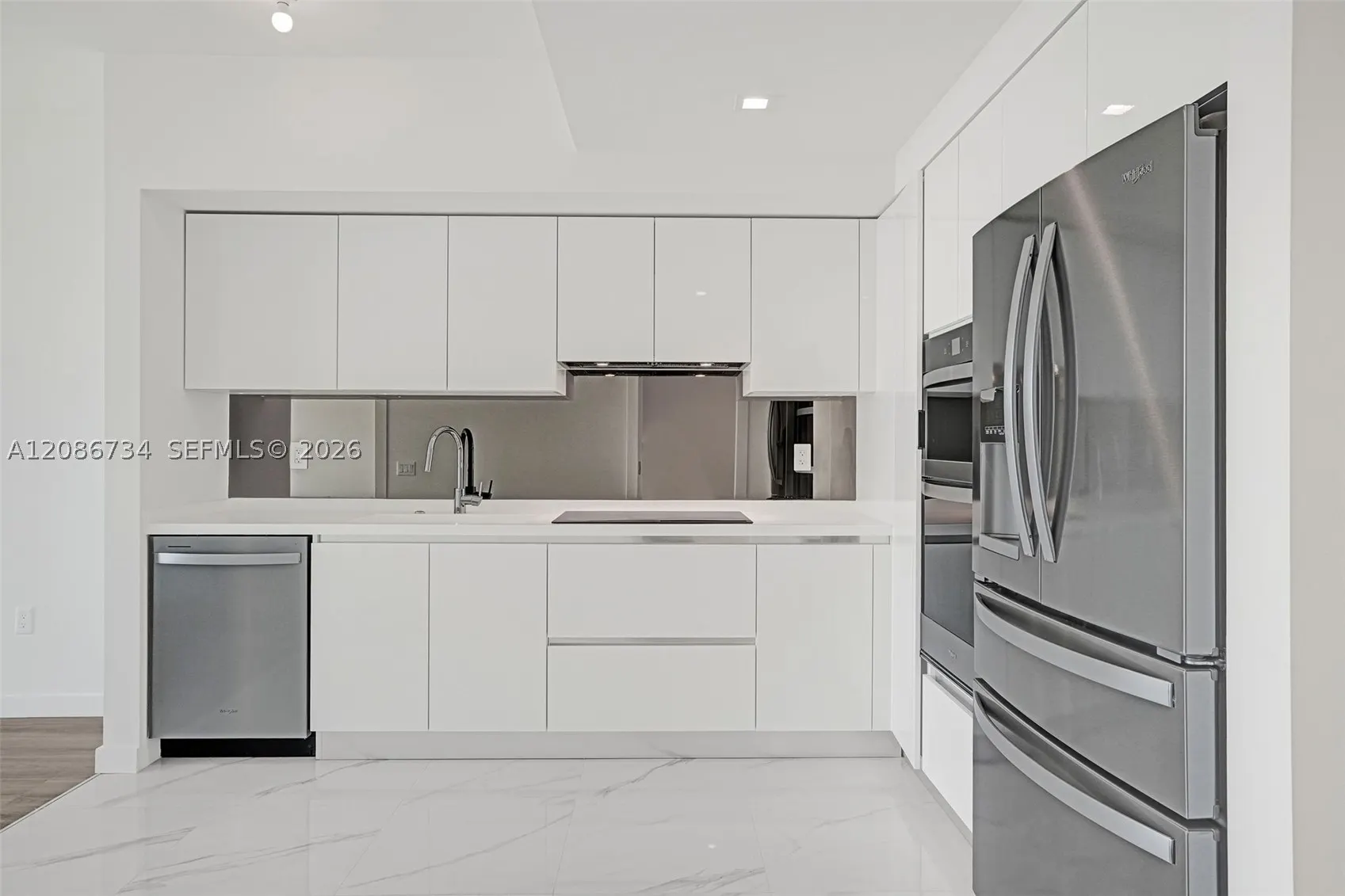 1170 E Hallandale #1003