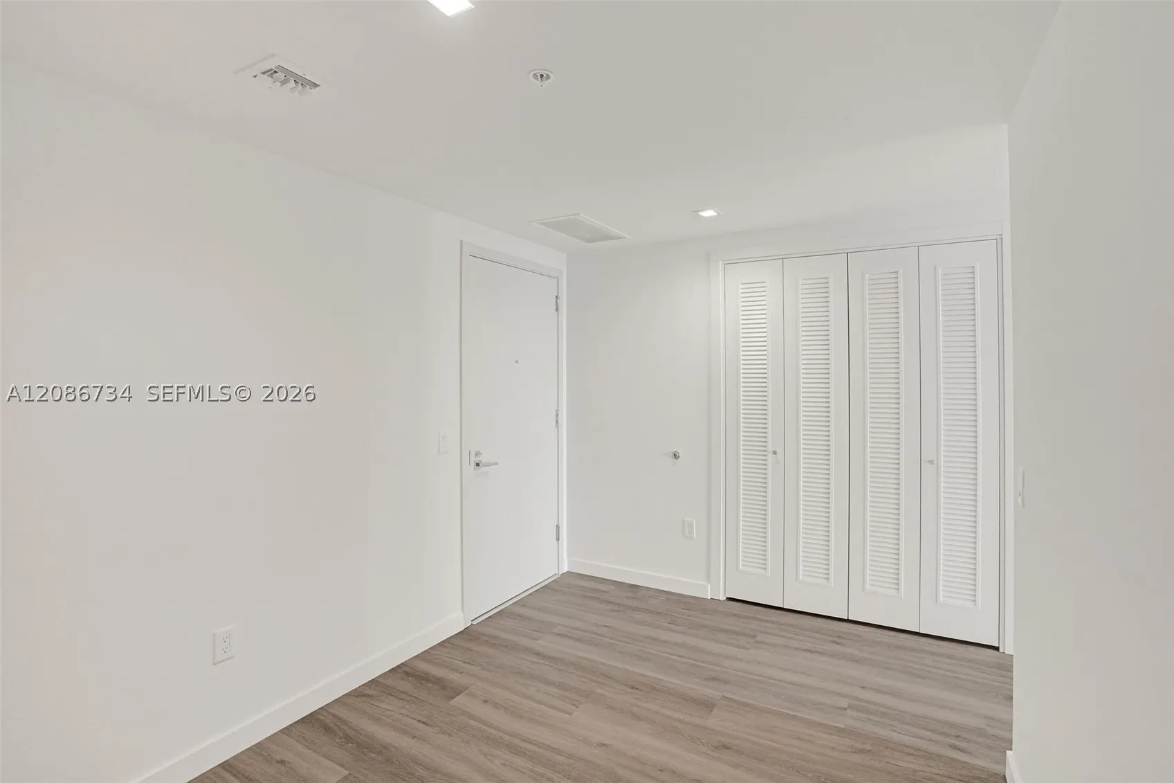 1170 E Hallandale #1003