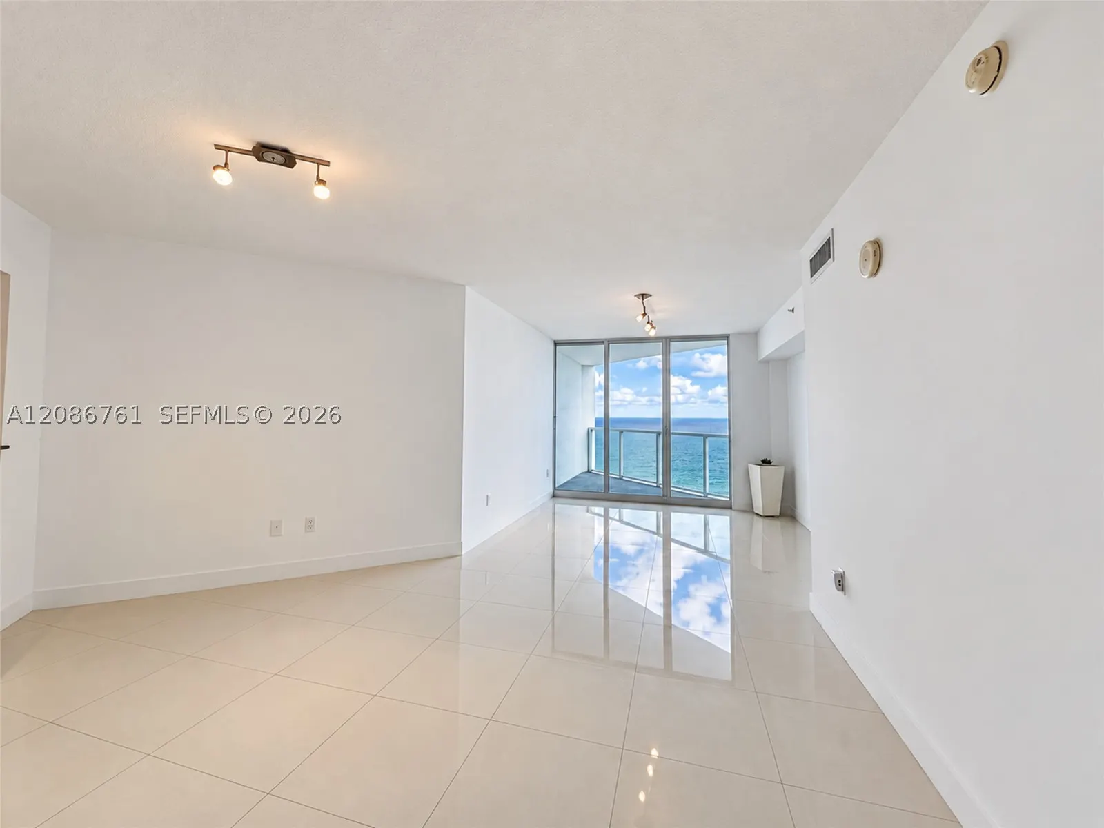 16699 Collins Ave #1610