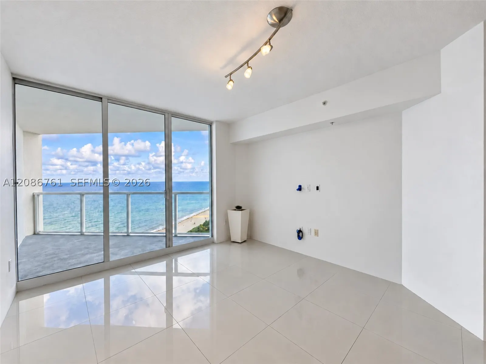16699 Collins Ave #1610
