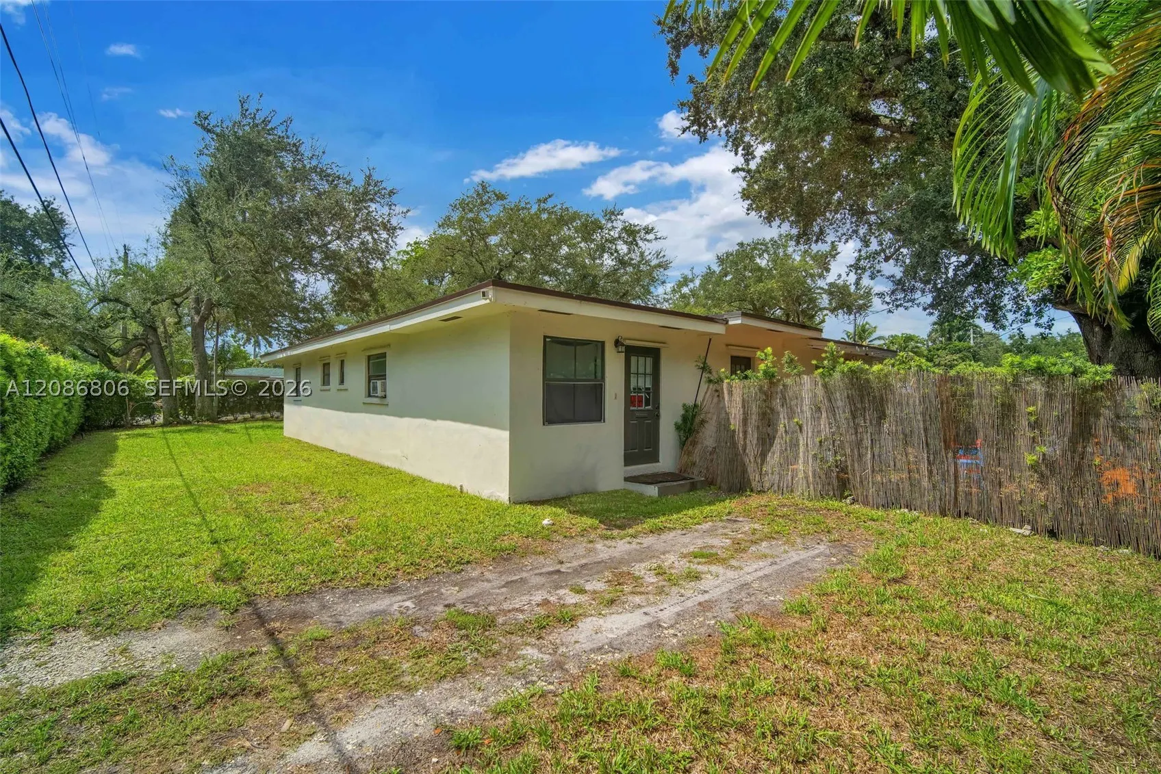 2395 NE 184th Ter