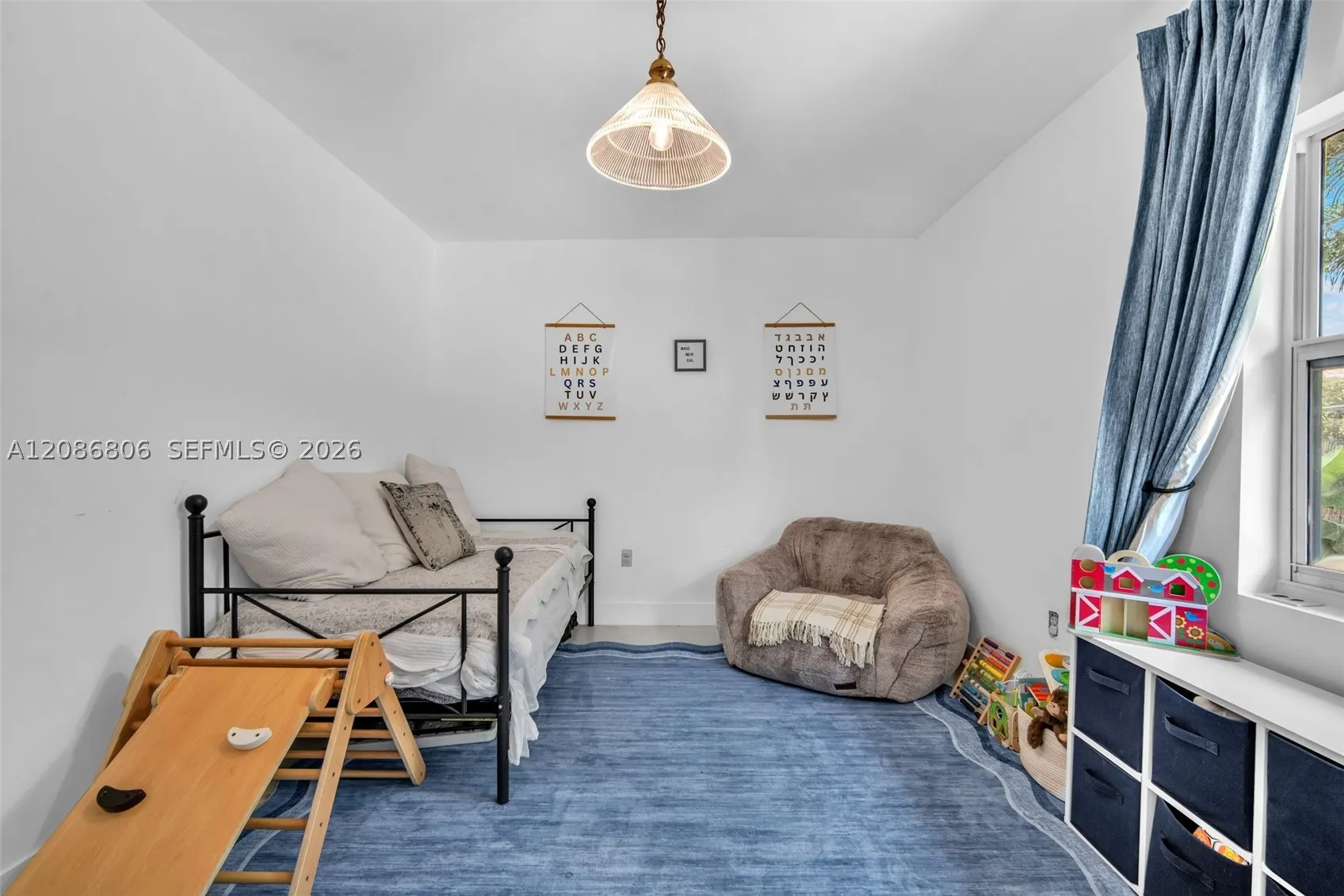 2395 NE 184th Ter