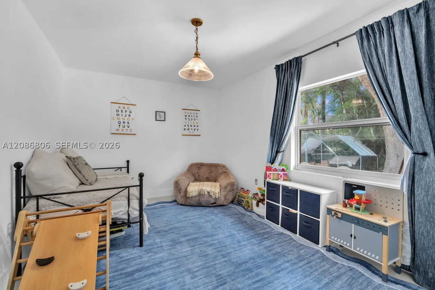 2395 NE 184th Ter