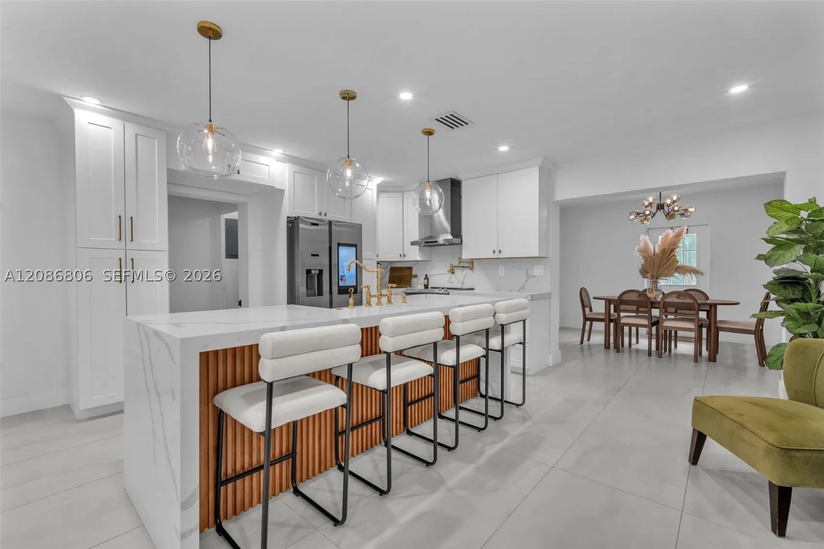 2395 NE 184th Ter