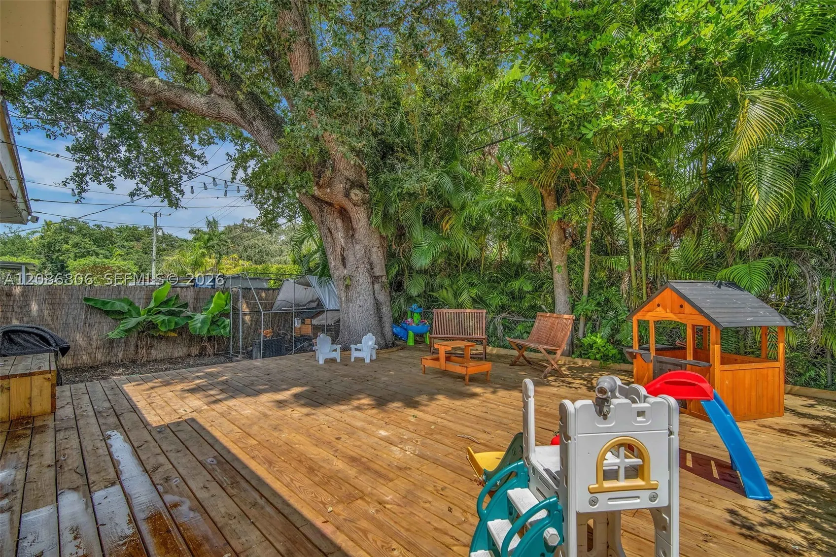 2395 NE 184th Ter