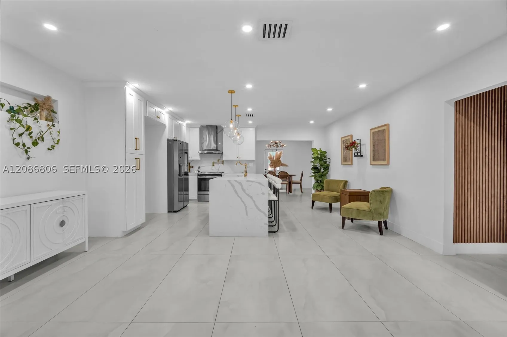 2395 NE 184th Ter