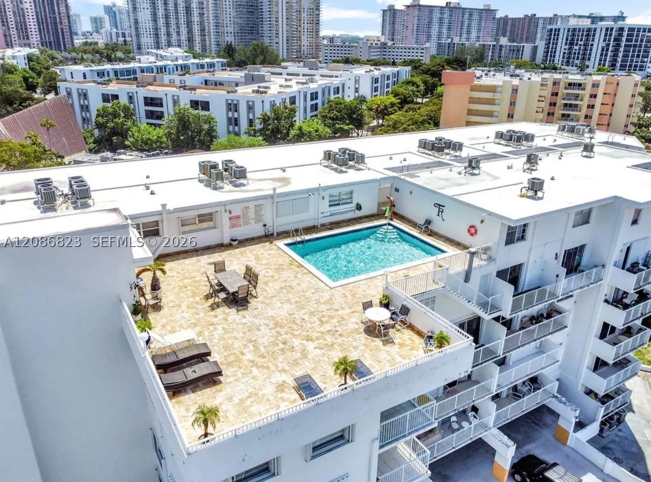 17800 Atlantic Blvd #204