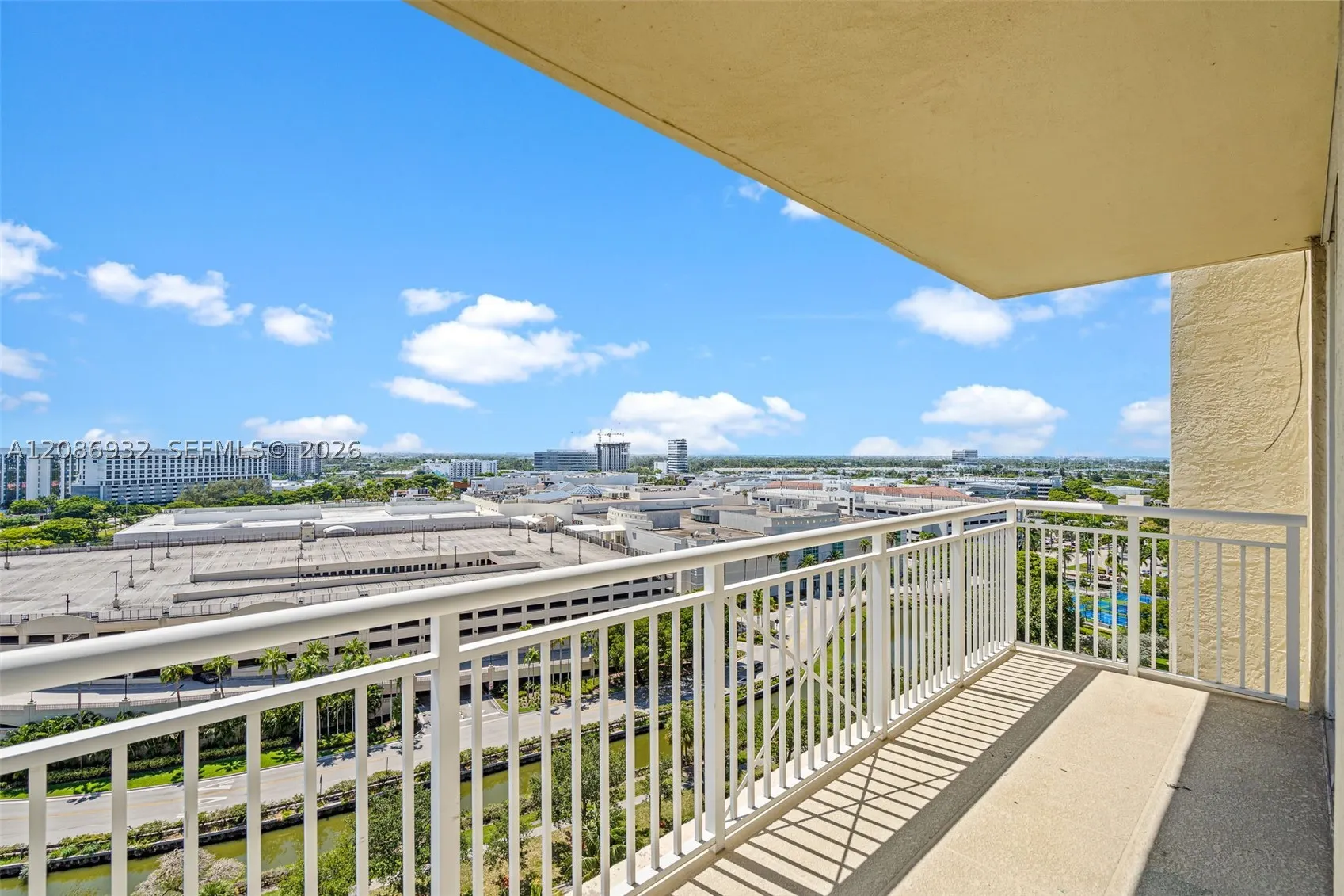 19501 W Country Club Dr #1508