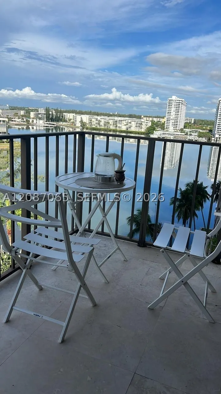 18151 NE 31st Ct #1005