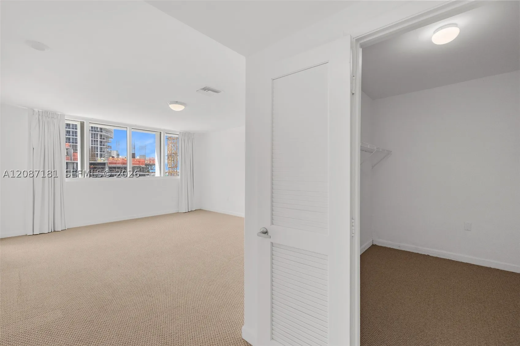 10275 Collins Ave #1511