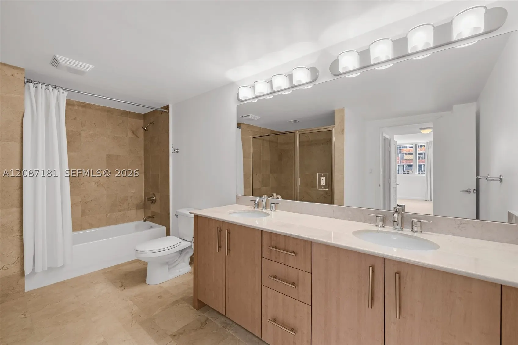 10275 Collins Ave #1511