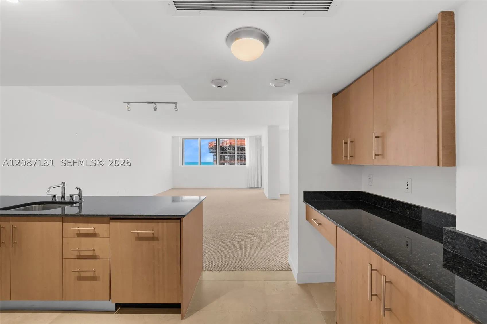 10275 Collins Ave #1511