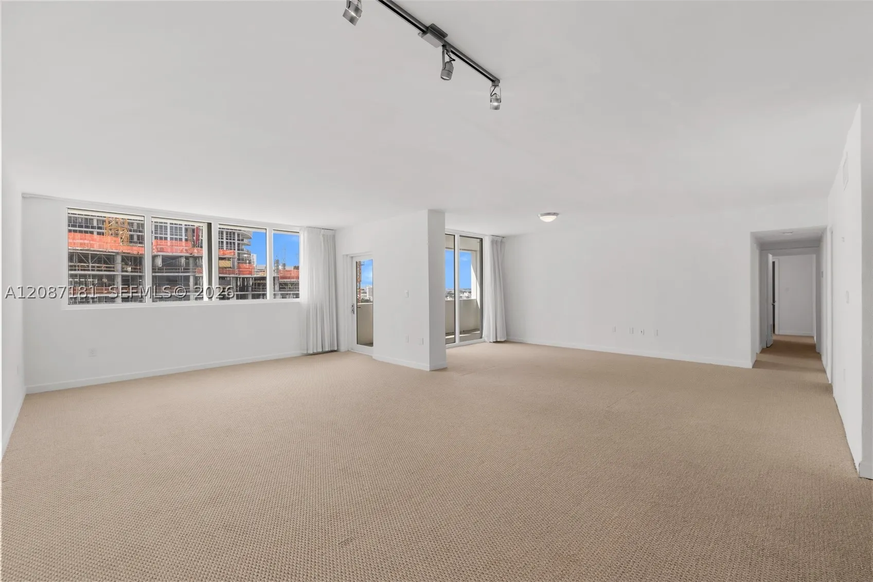 10275 Collins Ave #1511