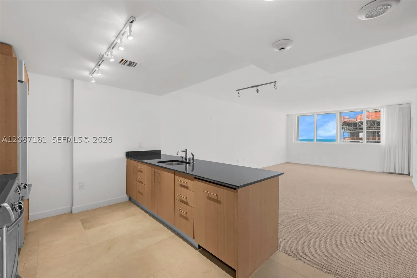 10275 Collins Ave #1511