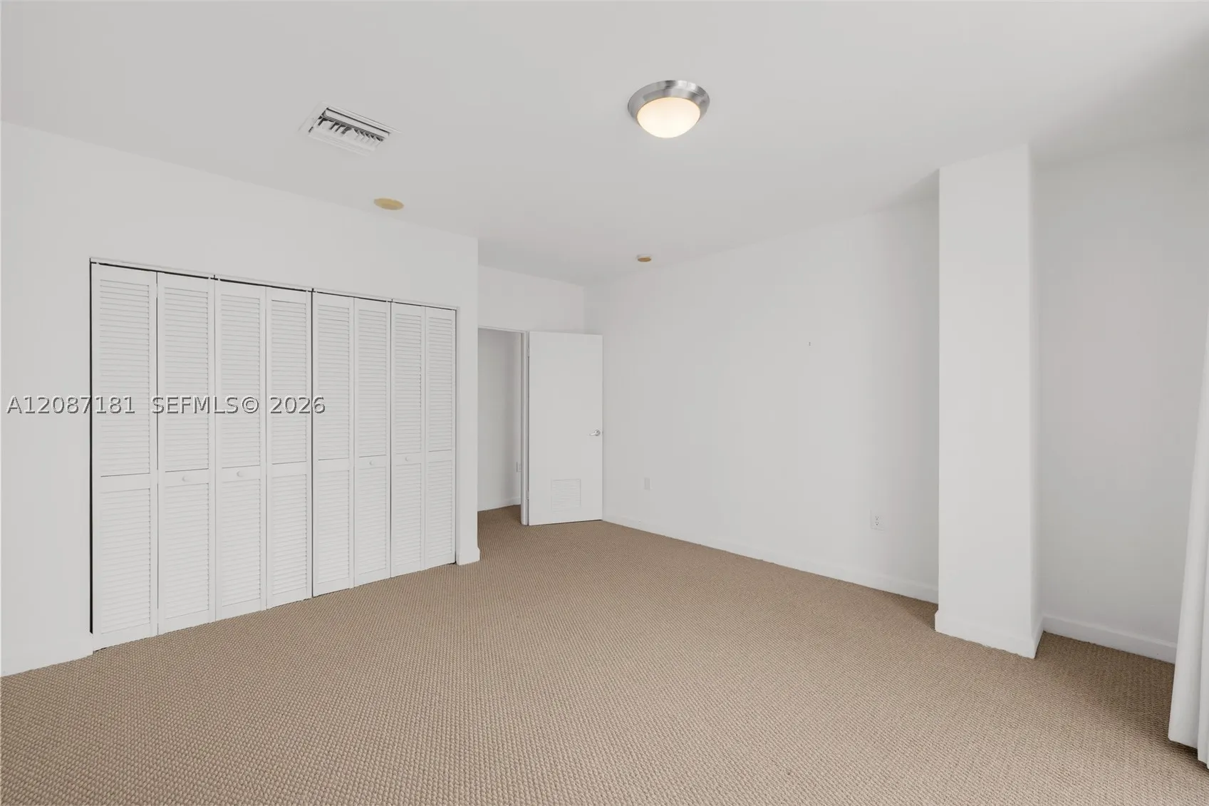 10275 Collins Ave #1511