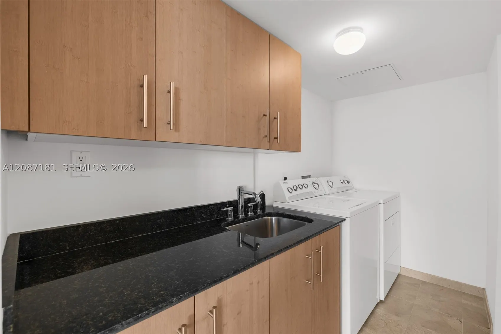 10275 Collins Ave #1511