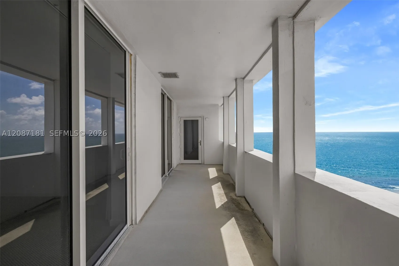 10275 Collins Ave #1511