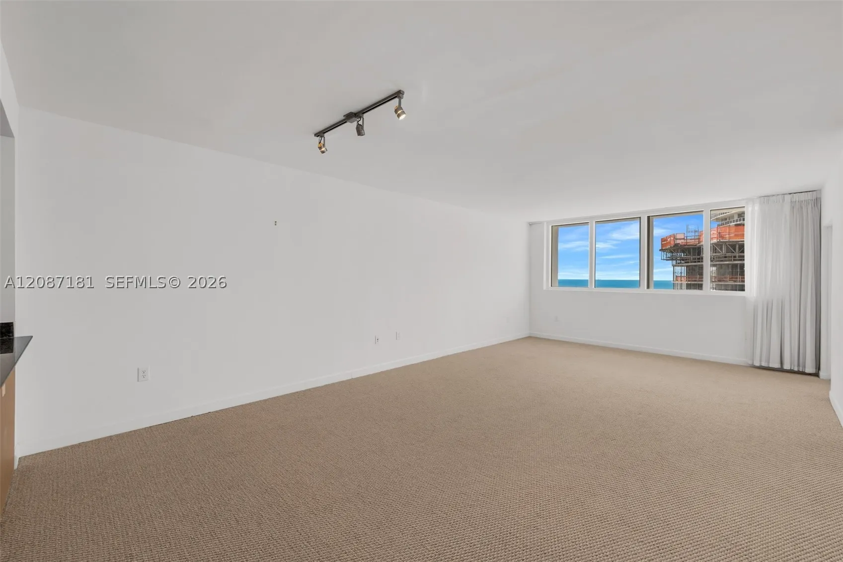 10275 Collins Ave #1511