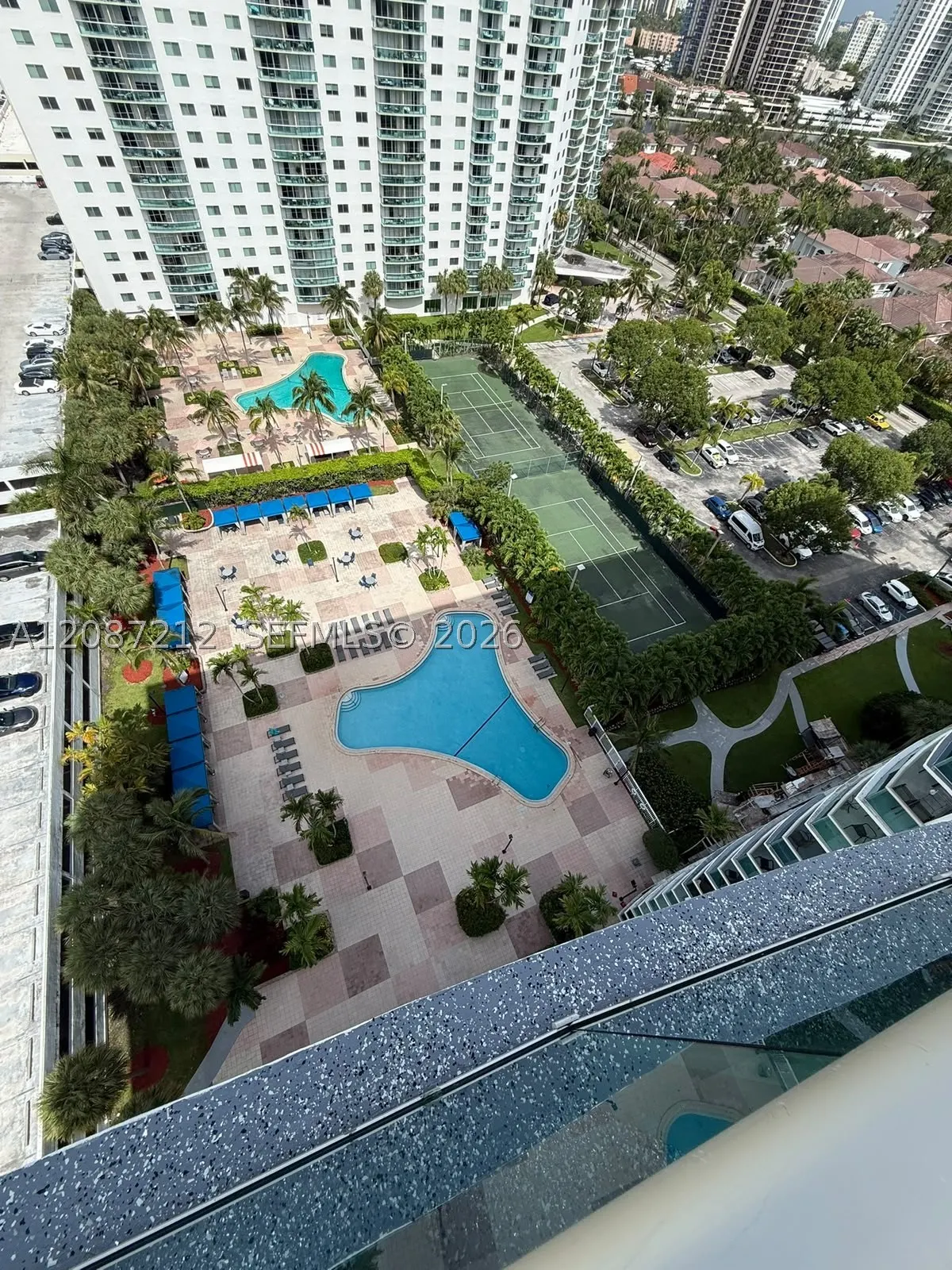19370 Collins Ave #418