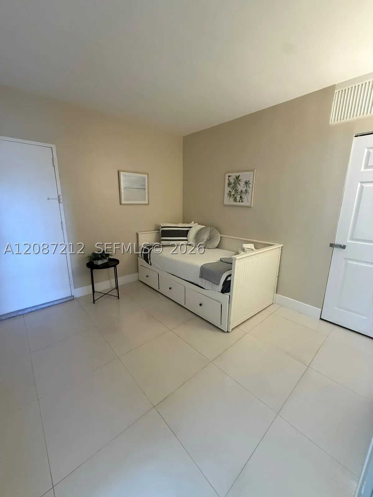 19370 Collins Ave #418