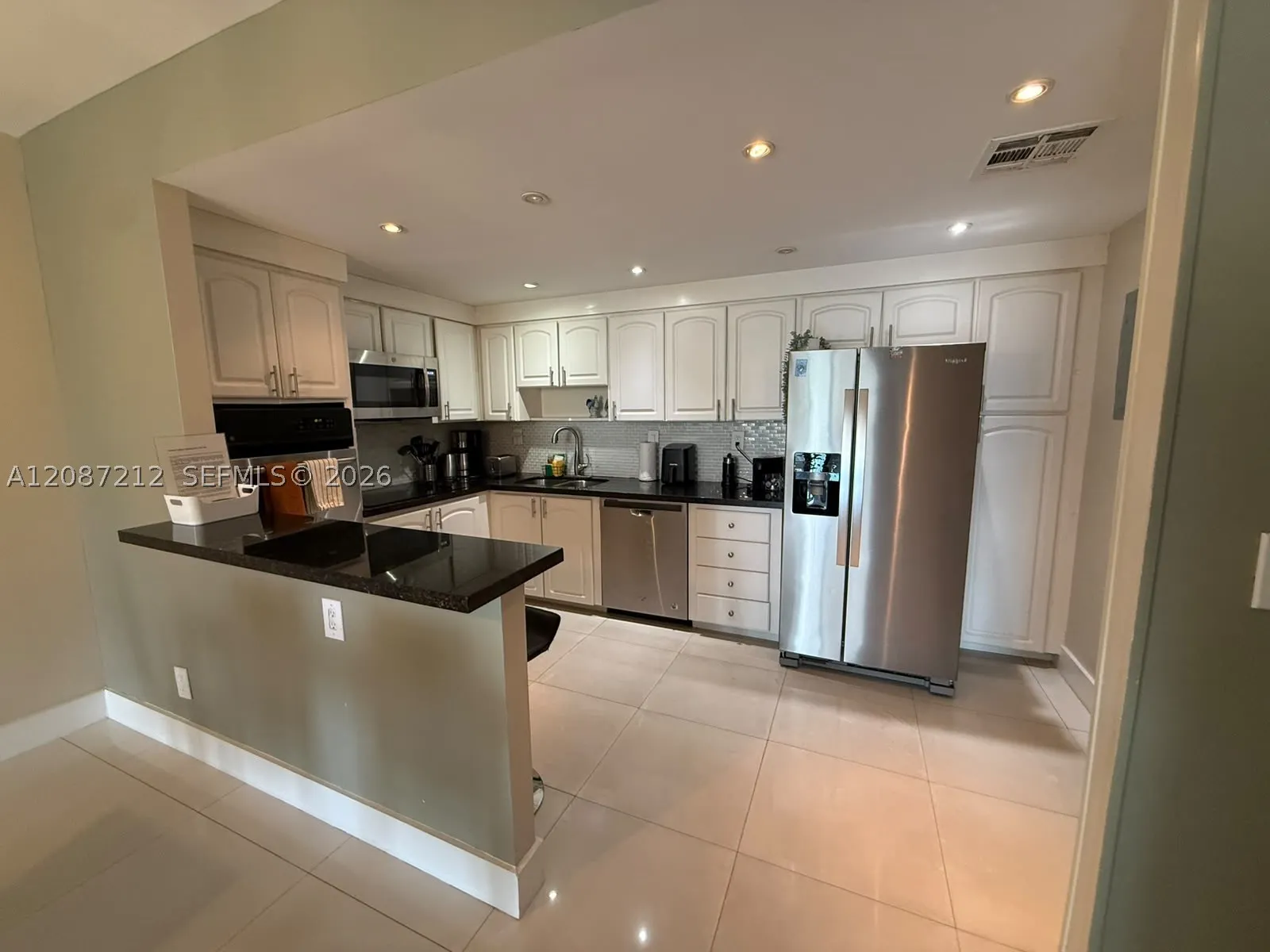 19370 Collins Ave #418