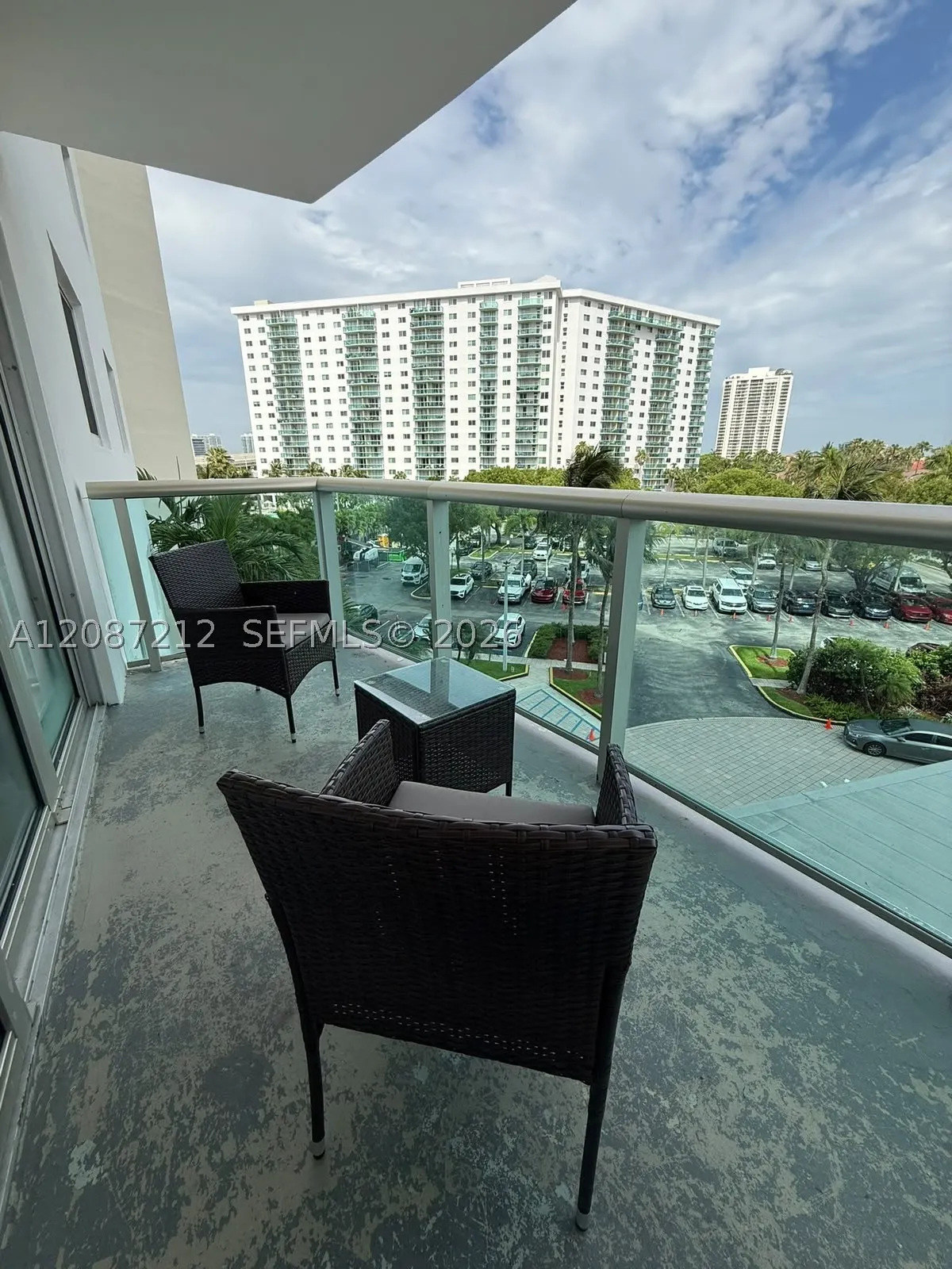 19370 Collins Ave #418