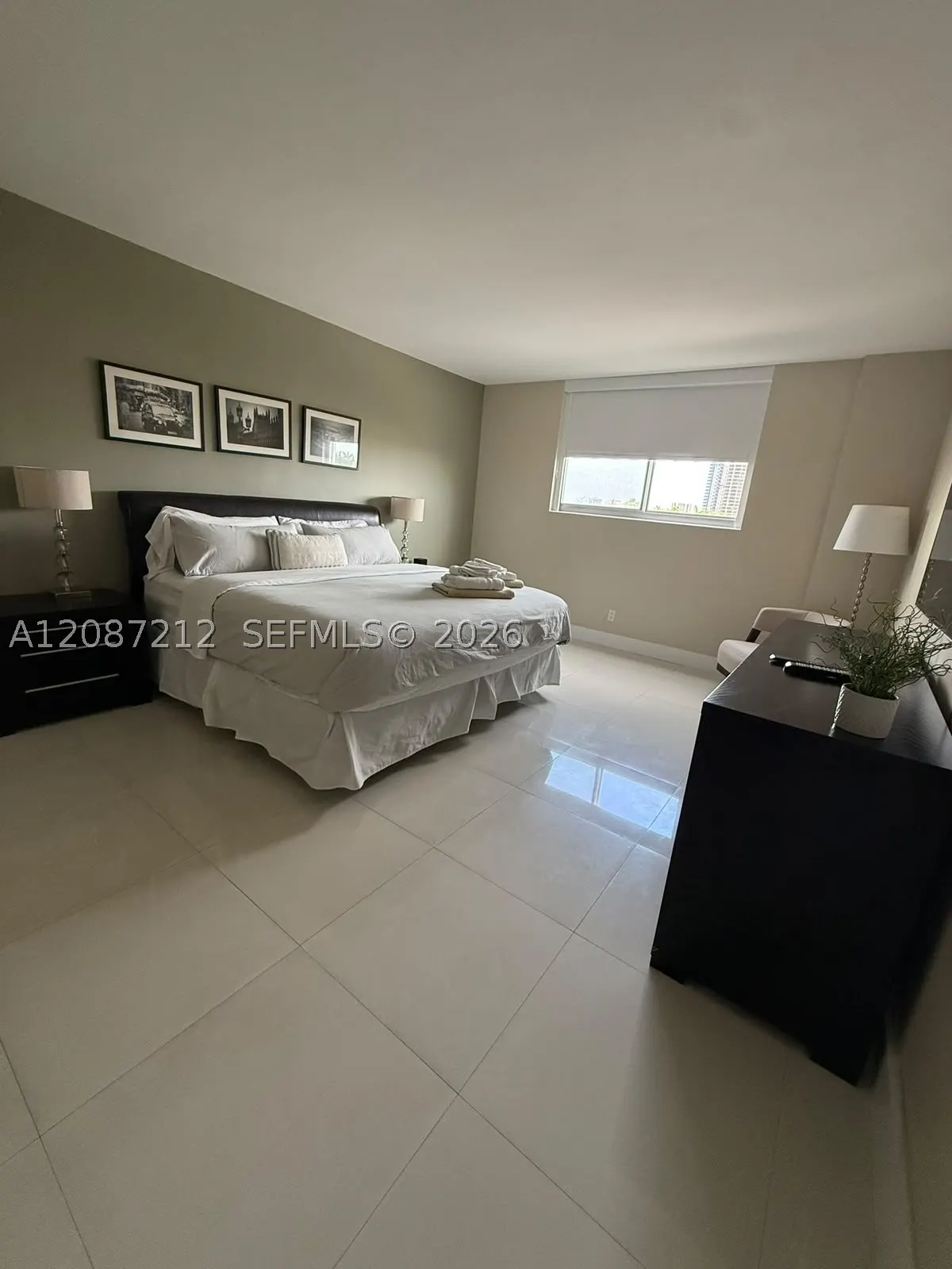 19370 Collins Ave #418