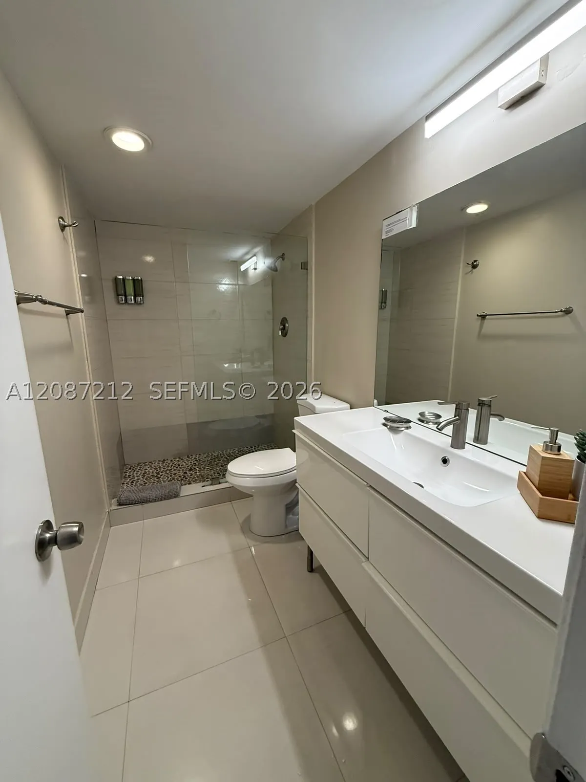19370 Collins Ave #418