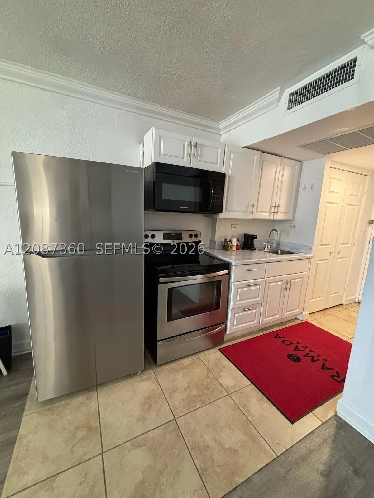 19201 Collins Ave #747