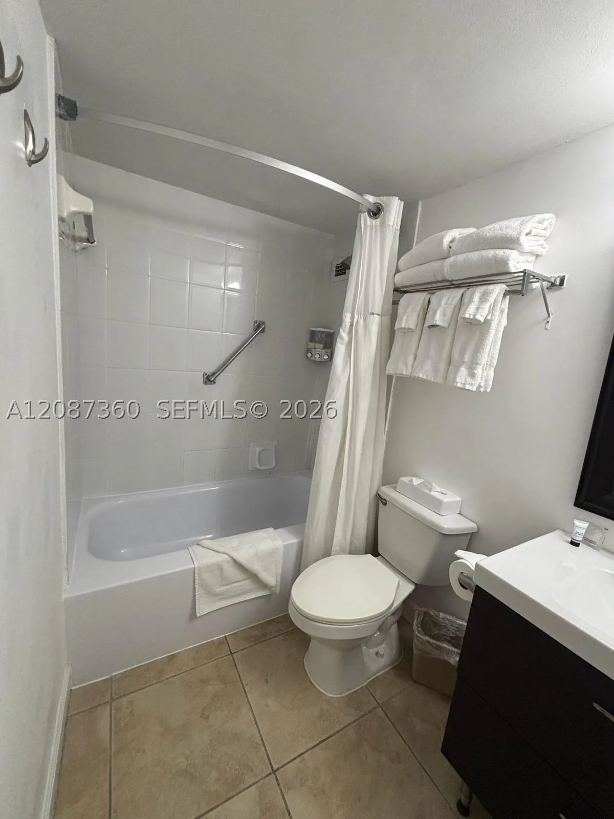 19201 Collins Ave #747