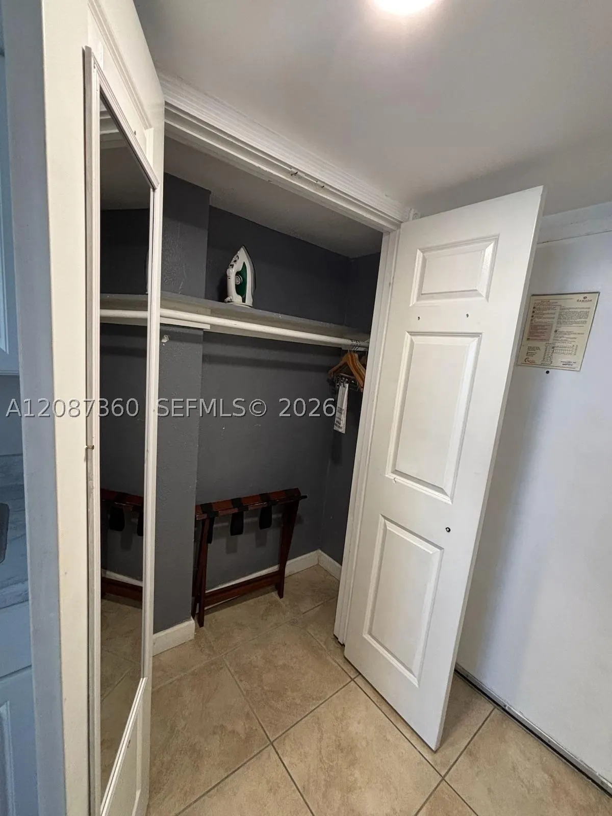 19201 Collins Ave #747