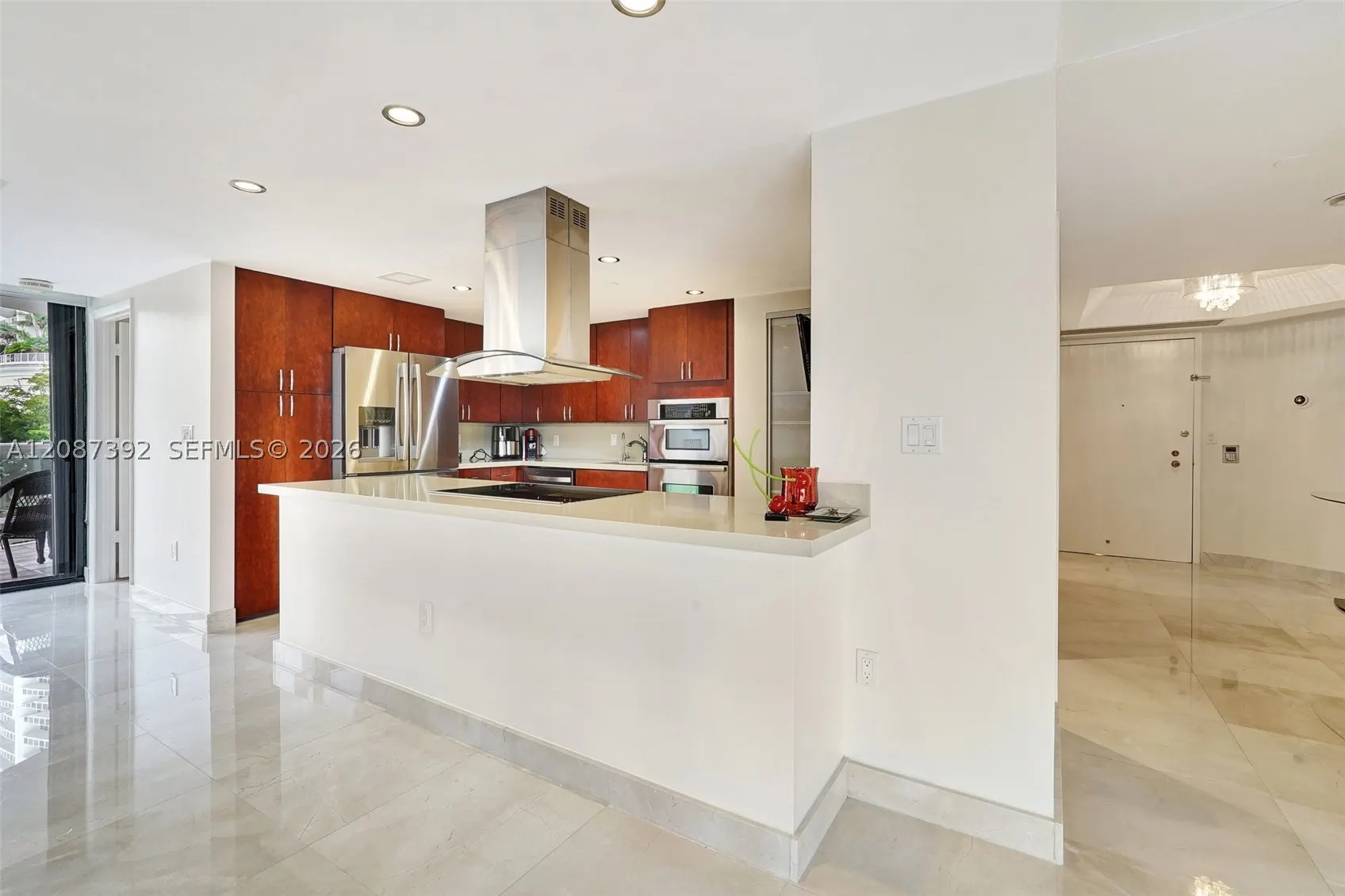 4000 ISLAND BLVD #402
