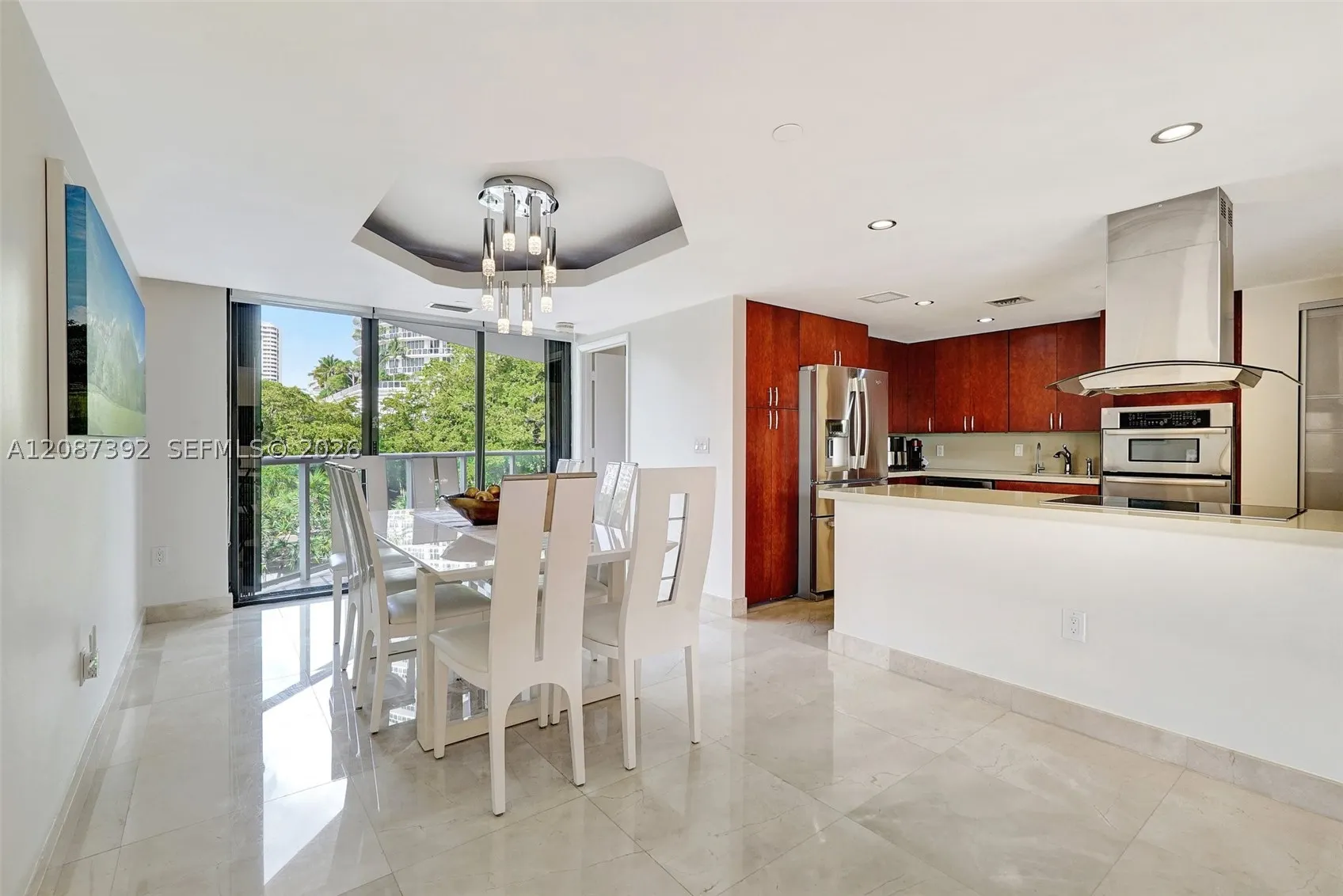 4000 ISLAND BLVD #402