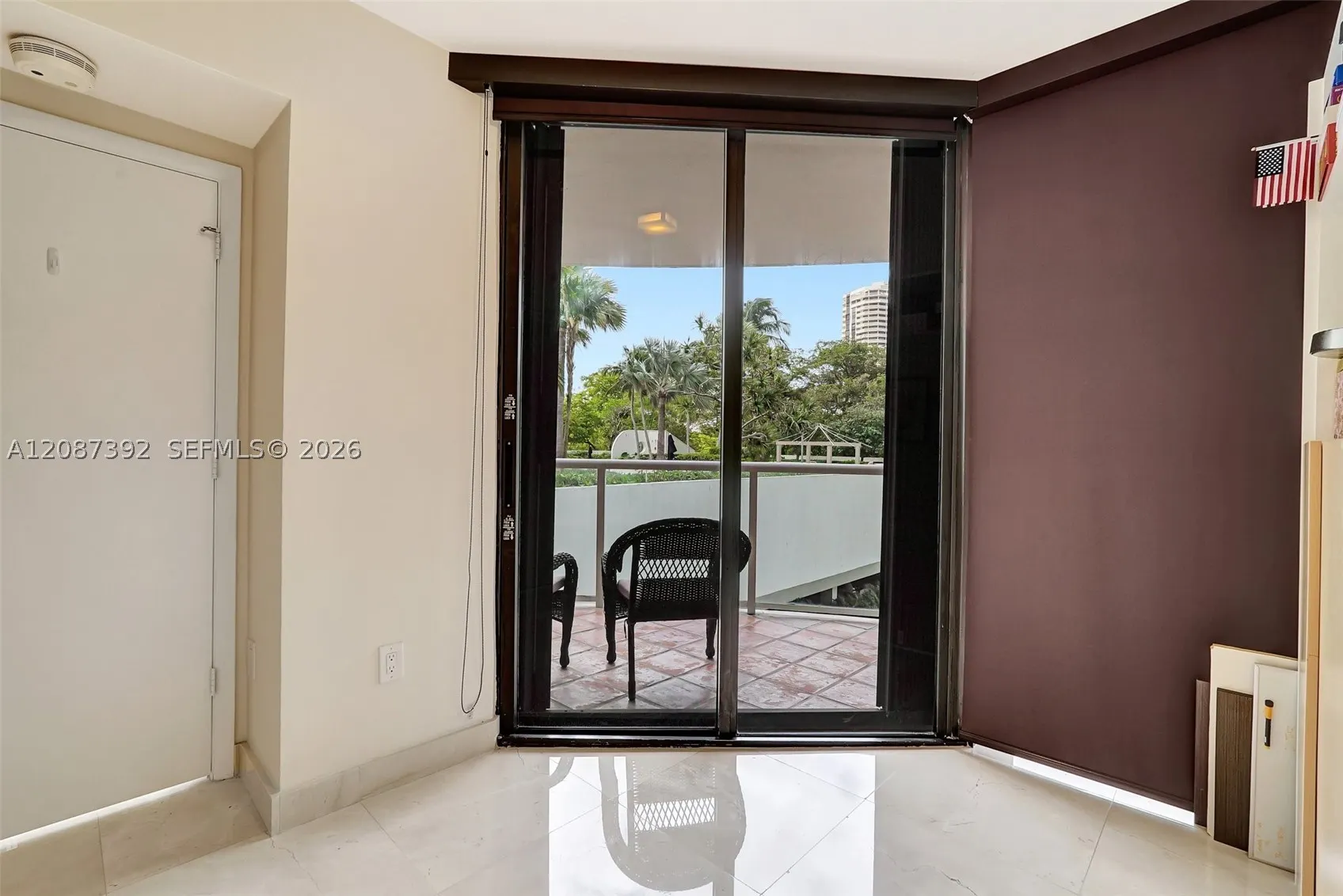 4000 ISLAND BLVD #402