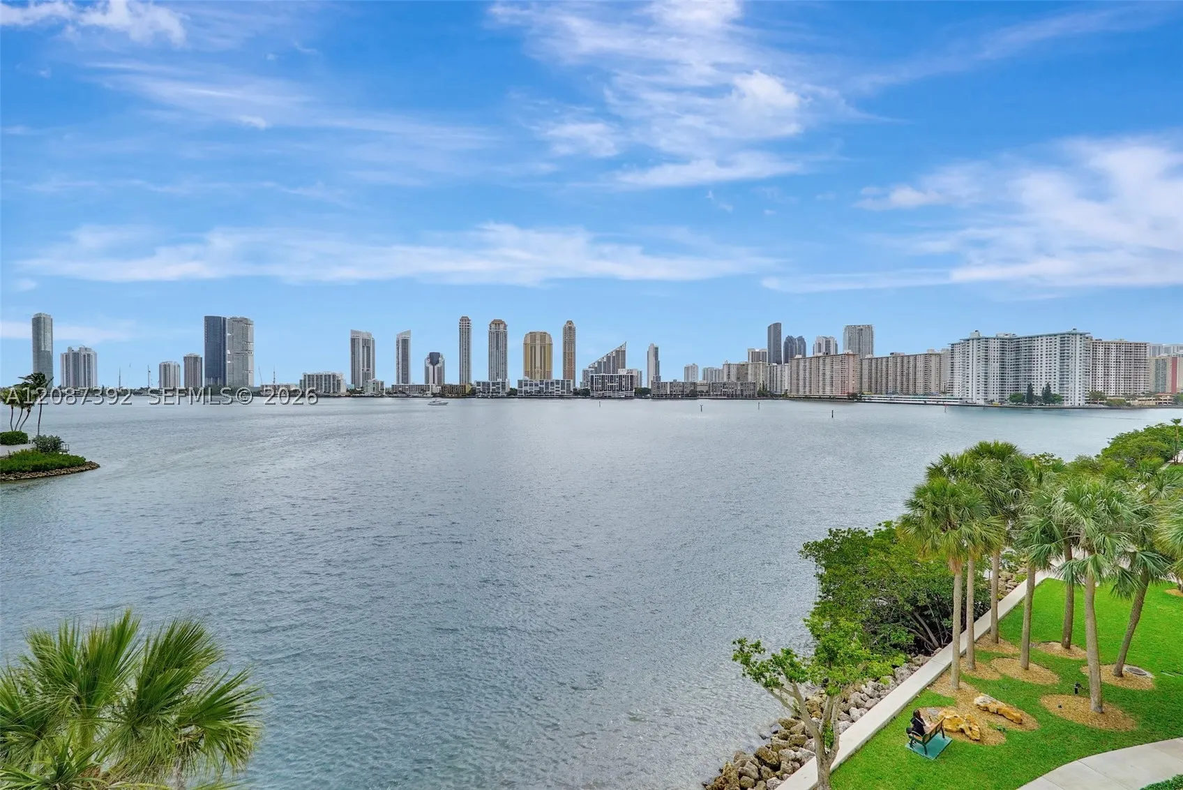 4000 ISLAND BLVD #402