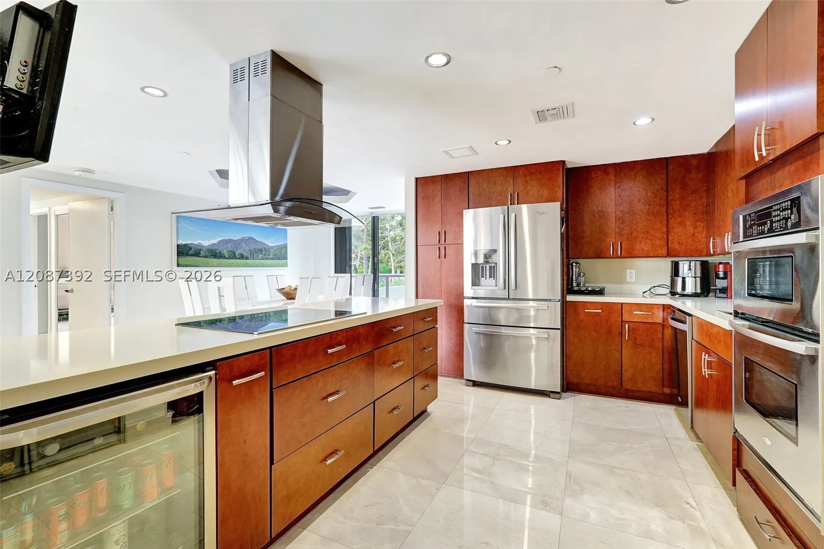4000 ISLAND BLVD #402