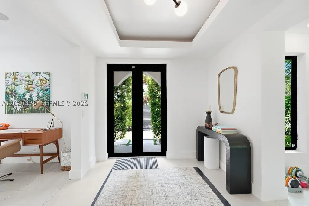 2225 Meridian Ave
