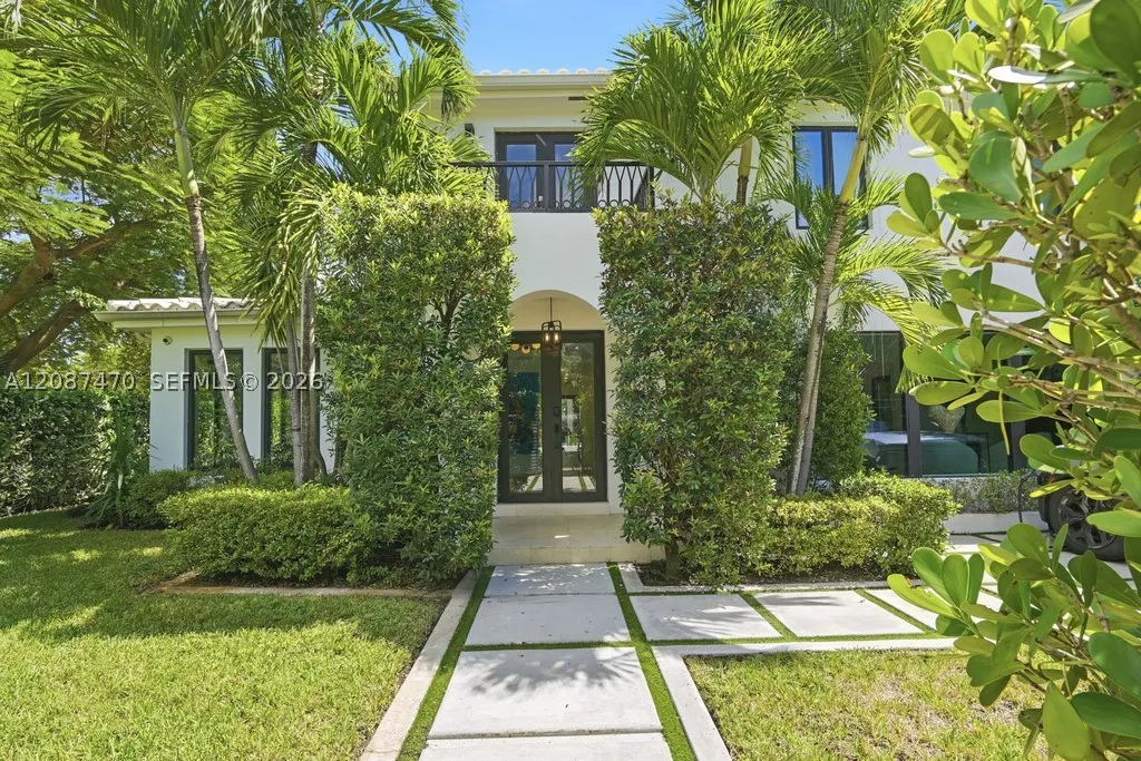 2225 Meridian Ave