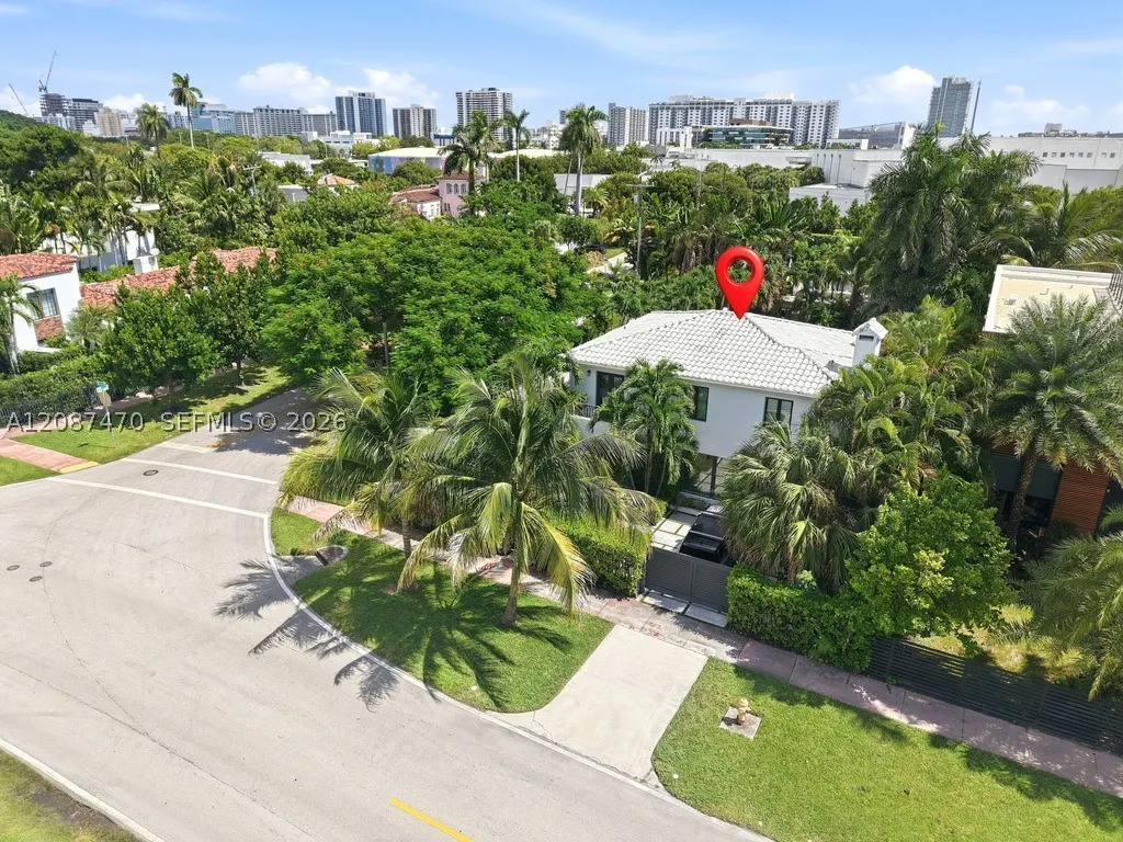 2225 Meridian Ave