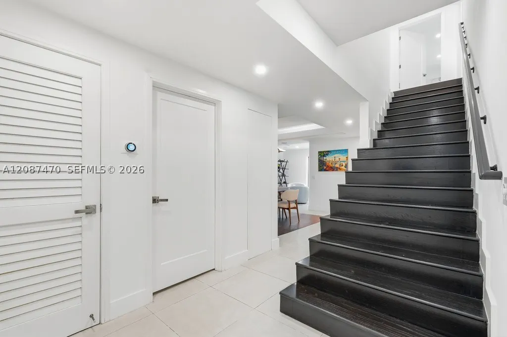 2225 Meridian Ave