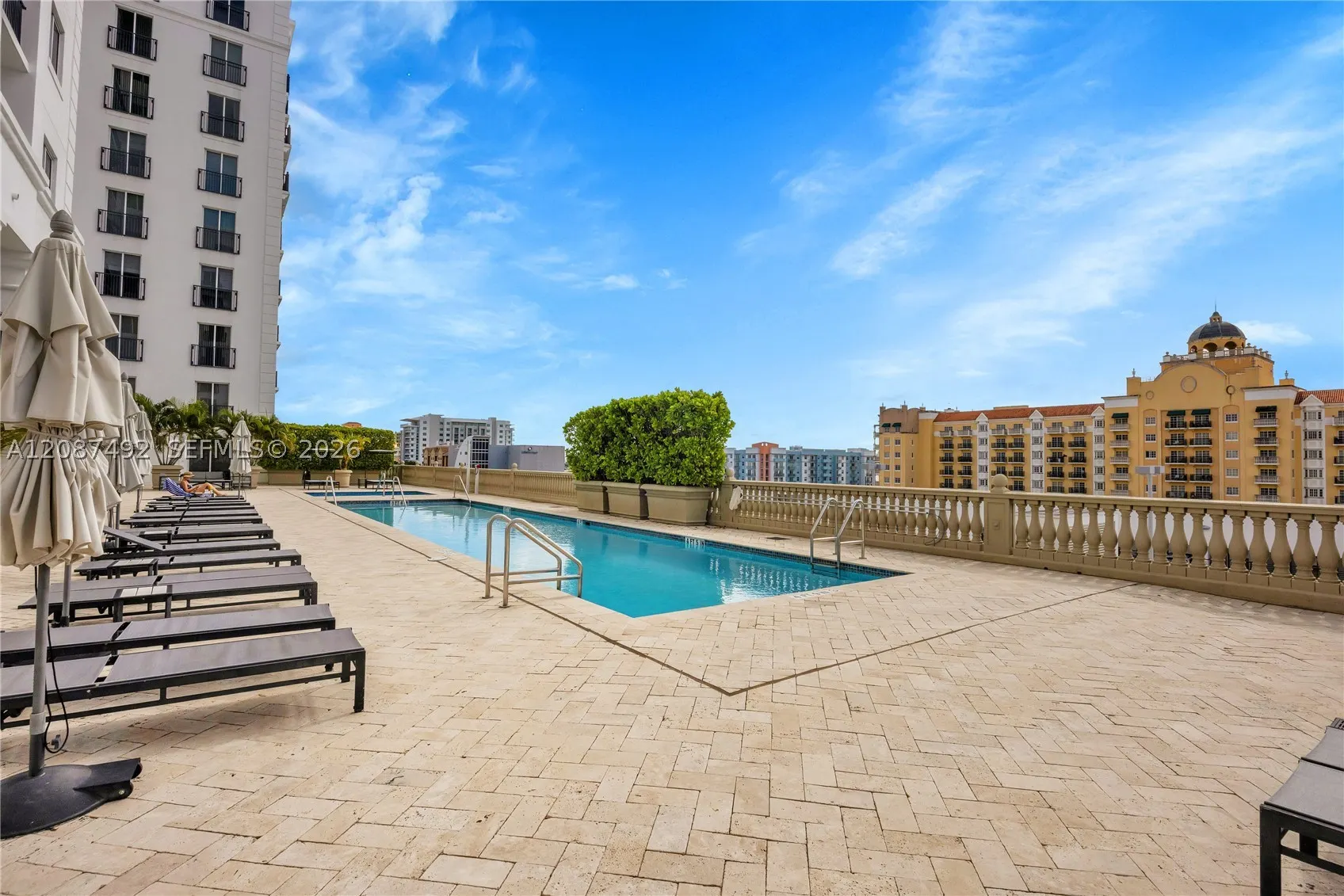 10 Aragon Ave #810
