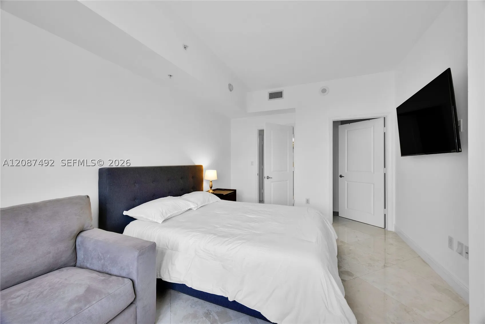 10 Aragon Ave #810