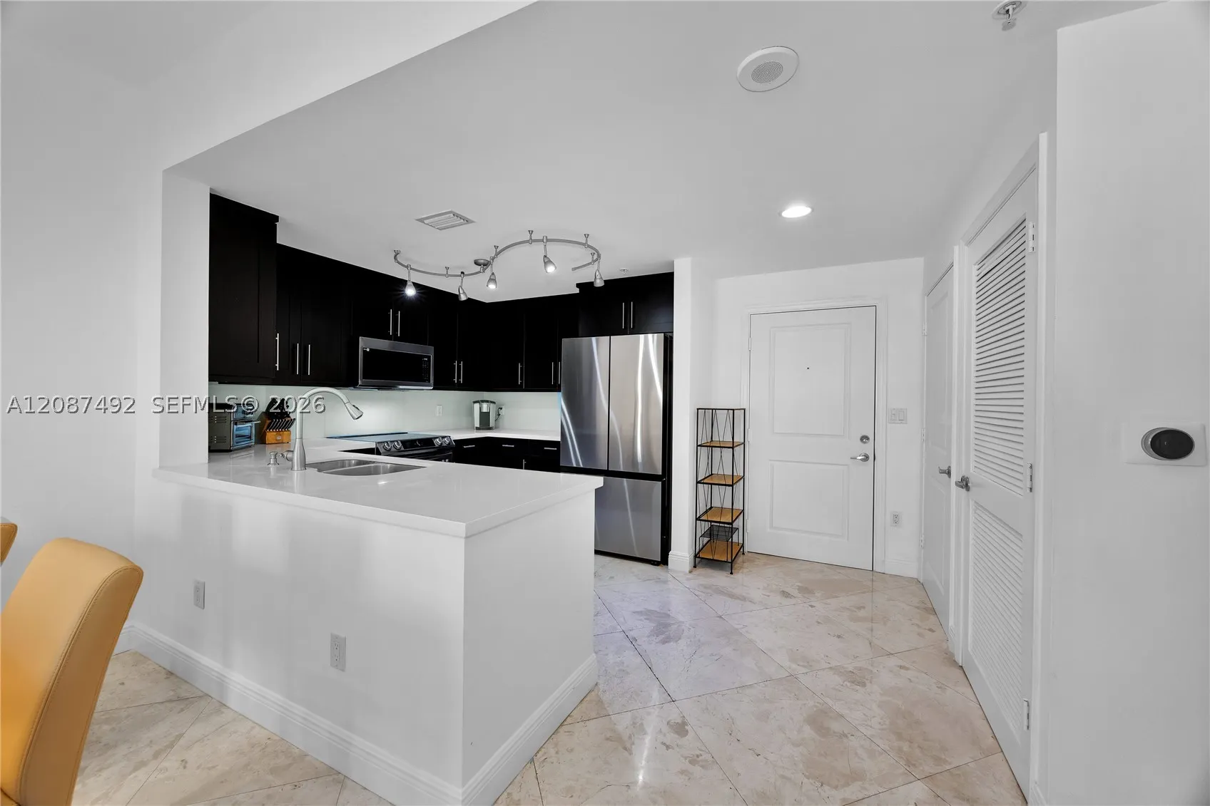 10 Aragon Ave #810