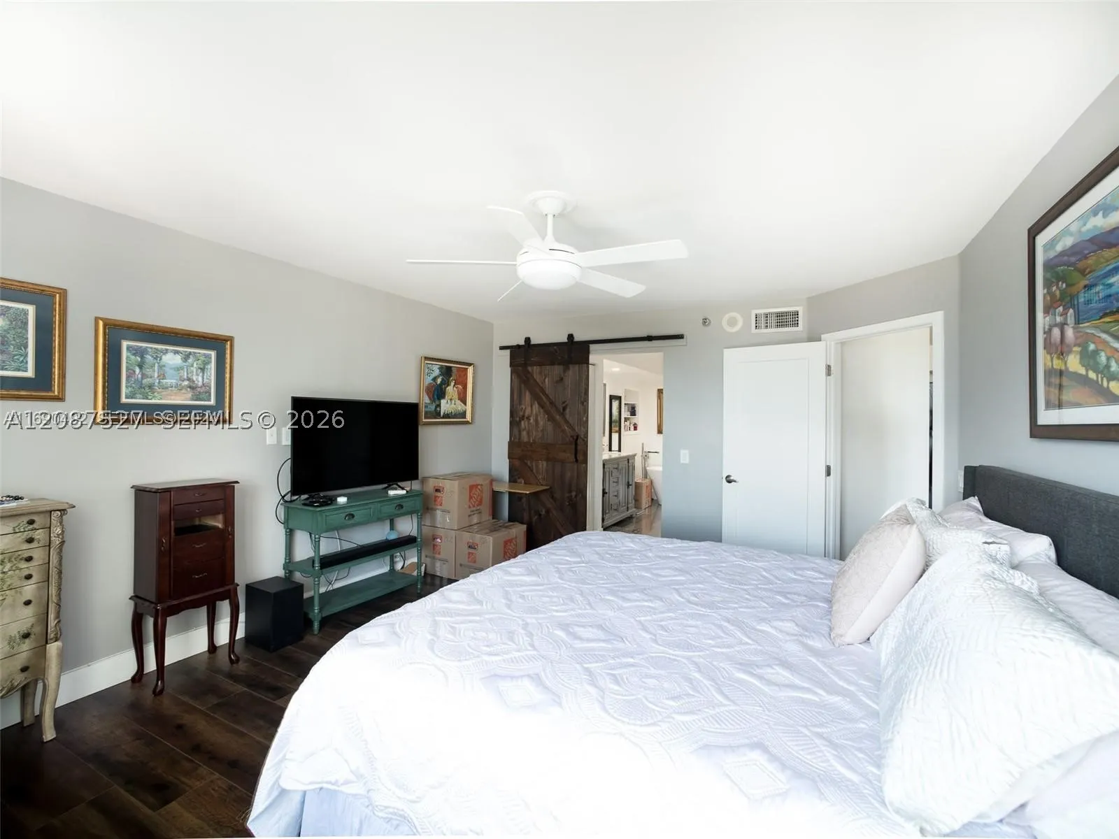 3500 Mystic Pointe Dr #1607