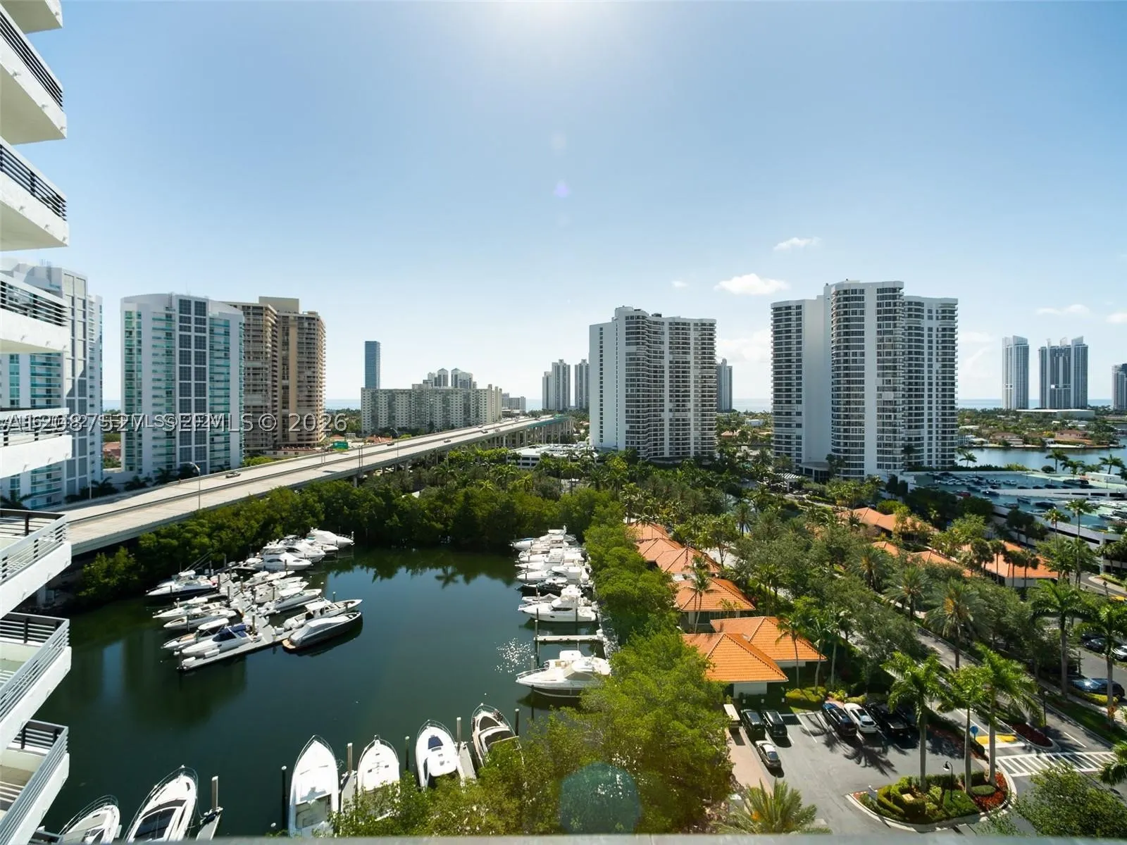 3500 Mystic Pointe Dr #1607