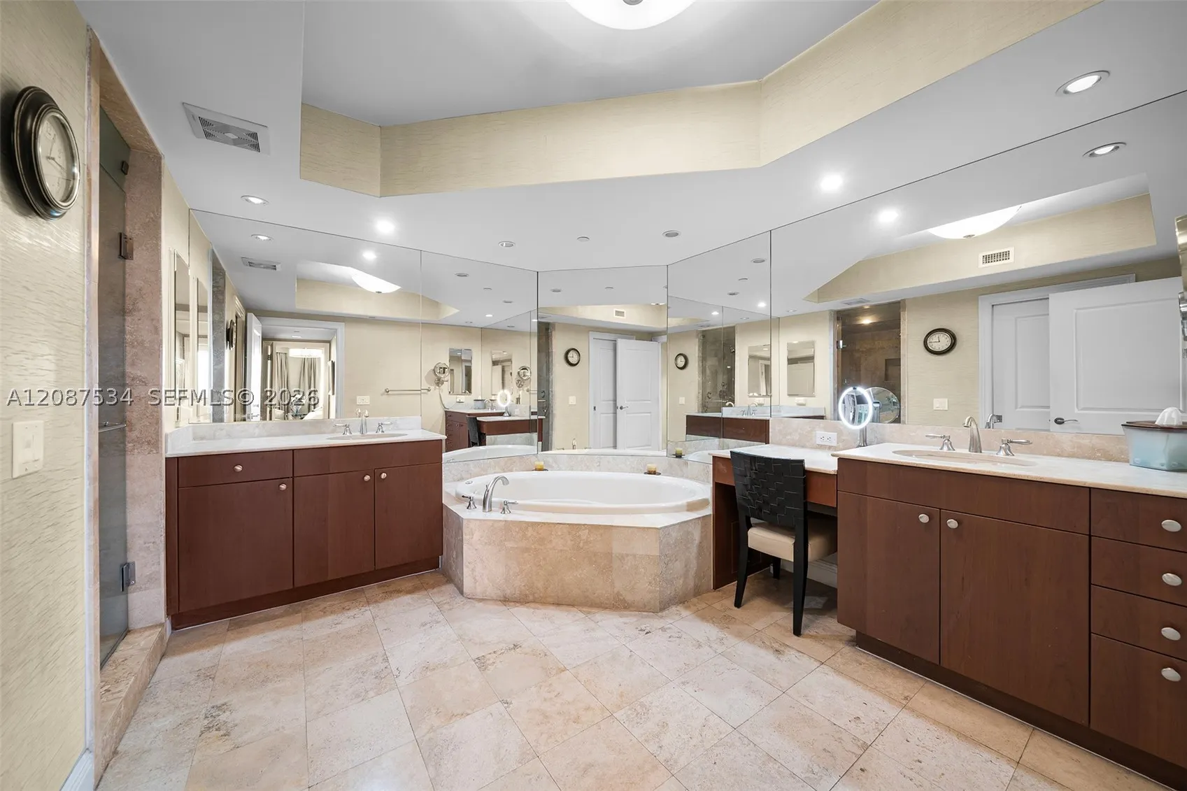 6000 Island Blvd #1703