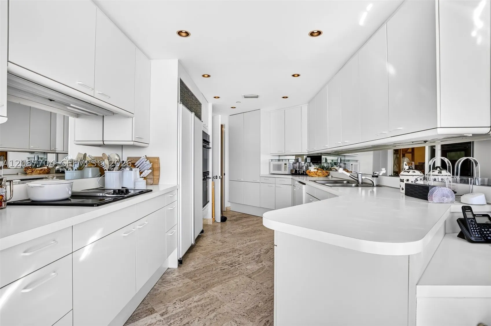 9999 Collins Ave #5E