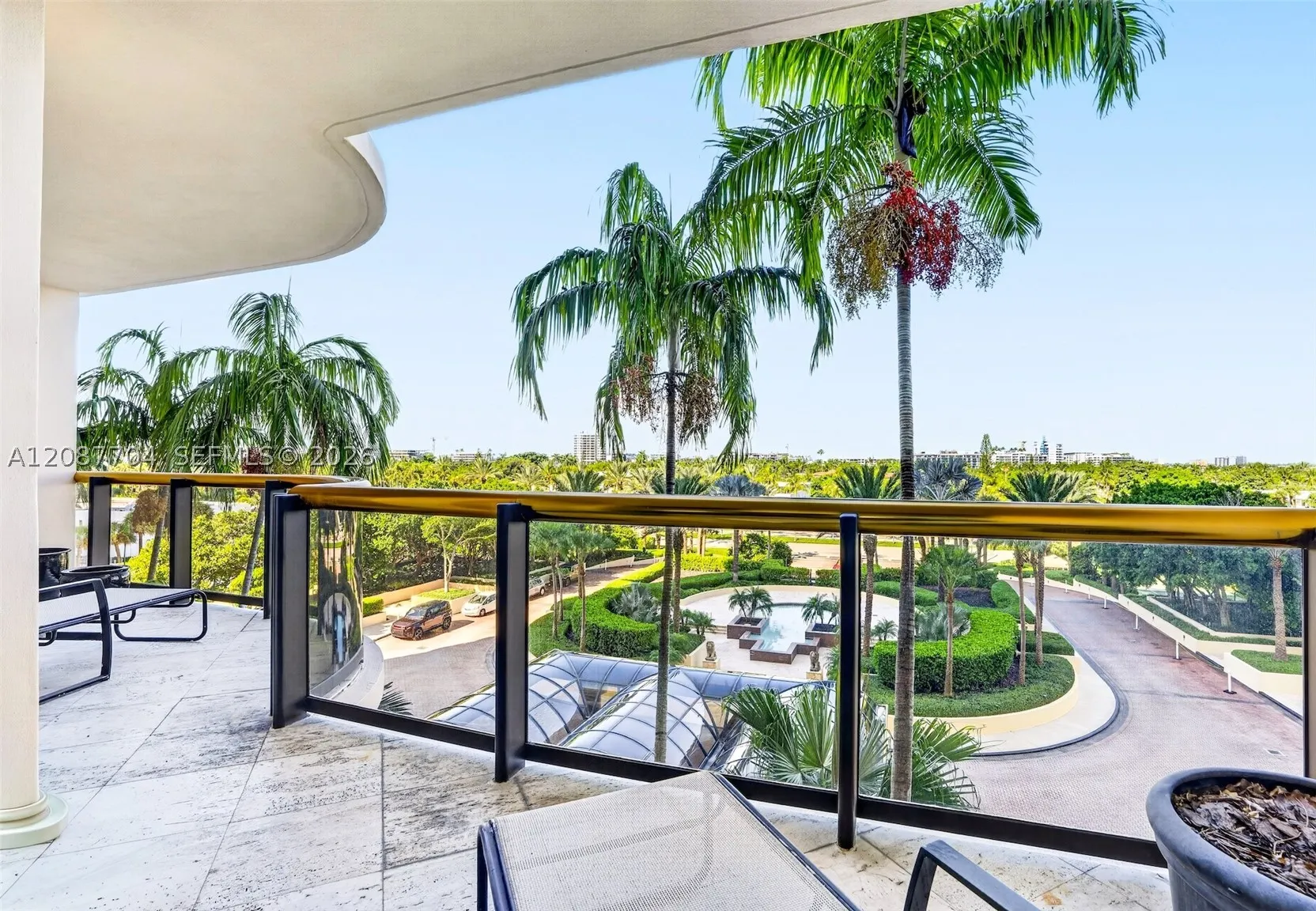 9999 Collins Ave #5E